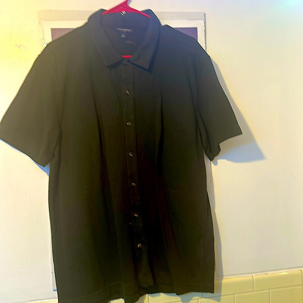 Banana Republic casual ss button up shirt. Size large. 60%cotton 40% polyester